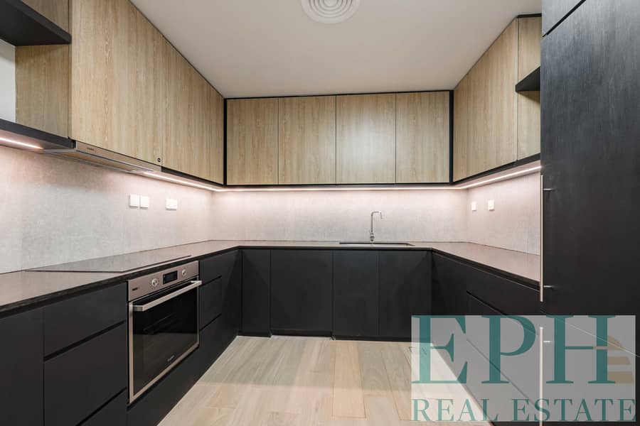16 Kitchen1. jpg