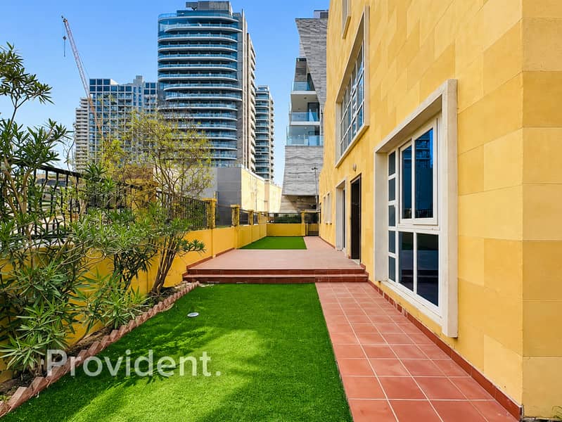 Fully Furnished | Vacant | Corner Unit Fully Furnished | Vacant | Corner Unit
