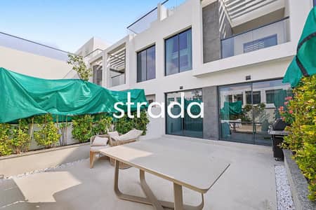4 Bedroom Villa for Sale in DAMAC Hills, Dubai - VOT | Single Row | G + 2 | Maids Room 4 Bedroom Villa for Sale in DAMAC Hills, Dubai - VOT | Single Row | G + 2 | Maids Room