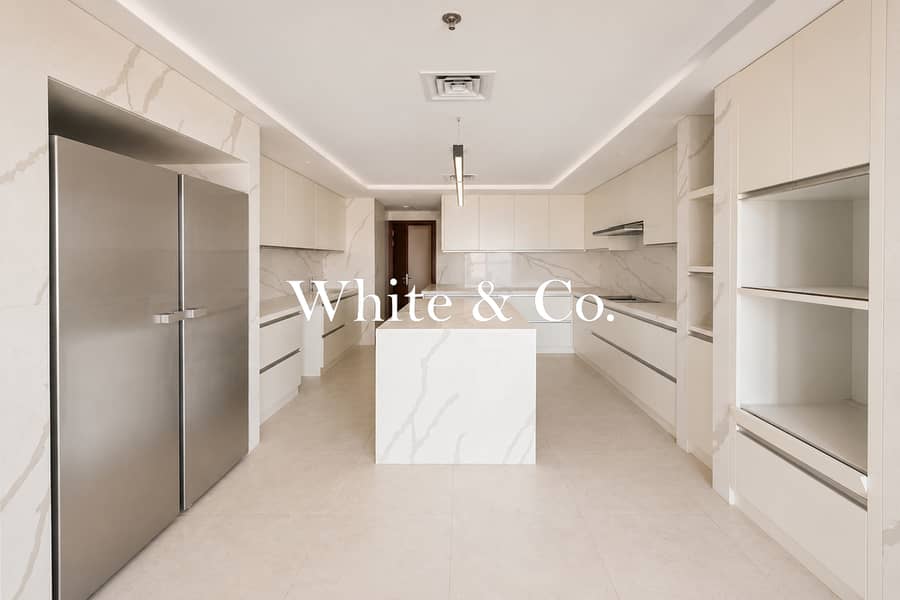Vacant Now | High Floor | Upgraded Unit Vacant Now | High Floor | Upgraded Unit