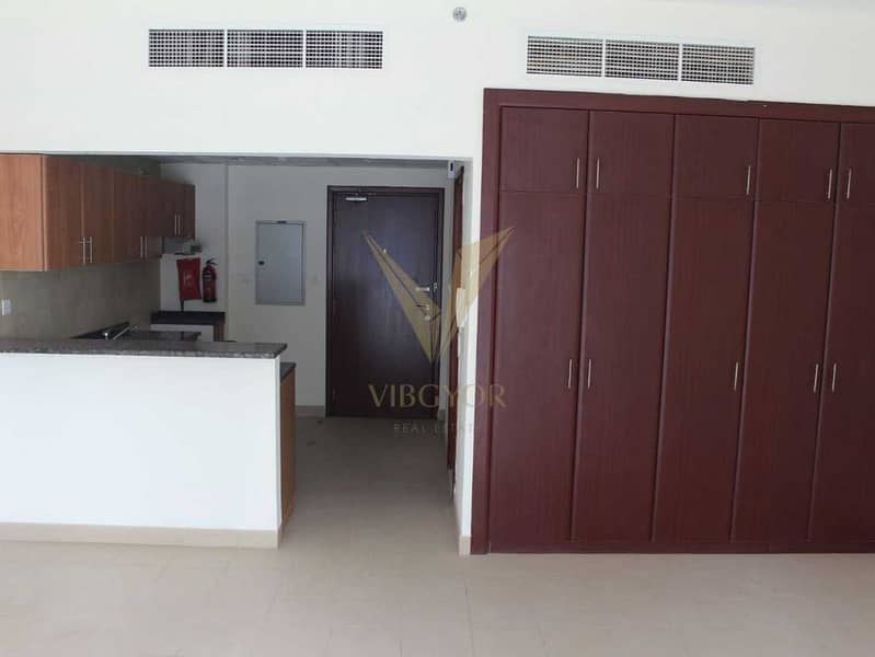 Golf View Studio | Well-Priced | Prime Location Golf View Studio | Well-Priced | Prime Location