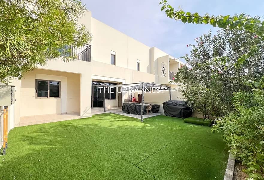 Single Row | Opposite Pool and Park | Huge Layout Single Row | Opposite Pool and Park | Huge Layout