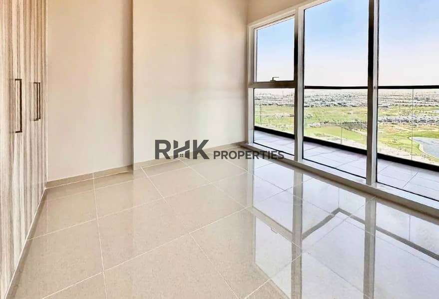 2 Bedroom with large windows overlooking golf course and villa community in Dubai