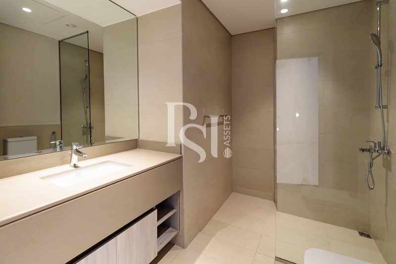 15 yas-island-water-edge-abu-dhabi-bathroom. JPG
