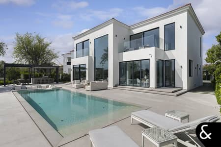 4 Bedroom Villa for Sale in Jumeirah Islands, Dubai - 4 Bed | Huge plot | Skyline View | Upgraded