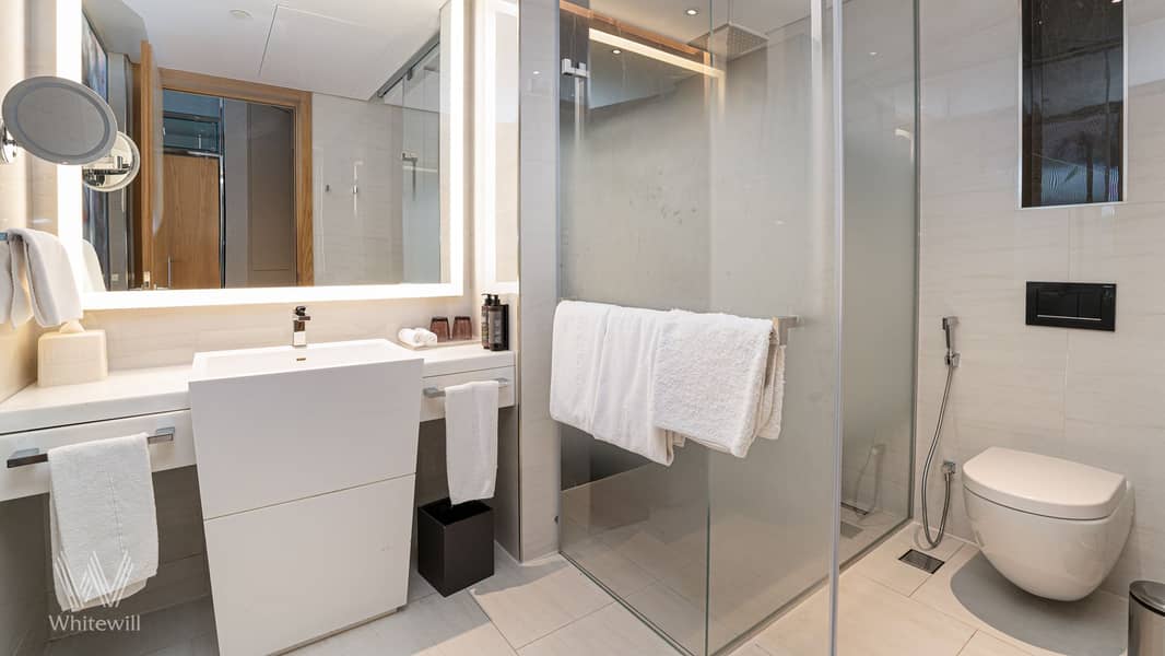 8 bathroom. jpg