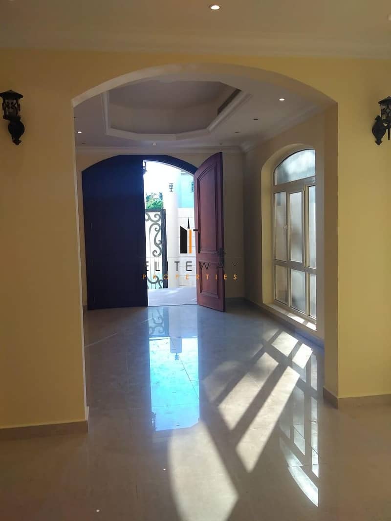 luxury villa for rent in Al Mushrif