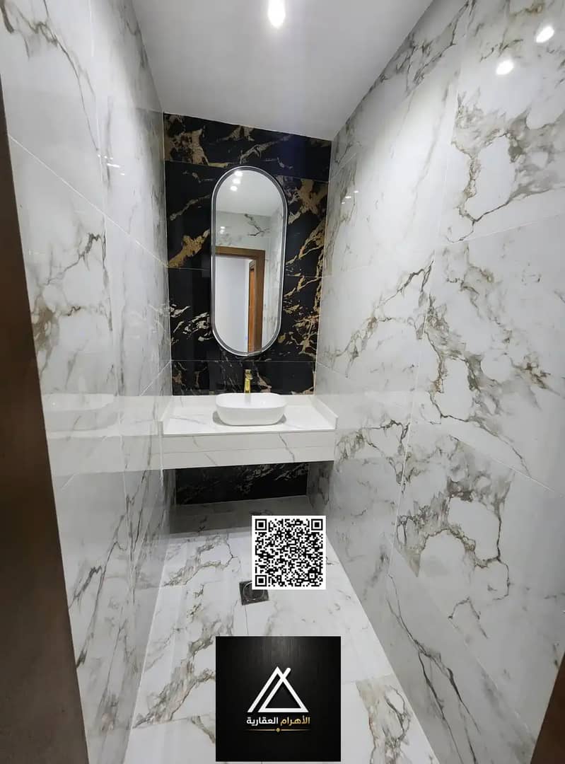 8 batch_805358167-1066x800. webp