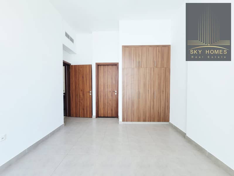 4 f16da2fd-dce4-4d67-9791-9a3bd3cc8415. jpg
