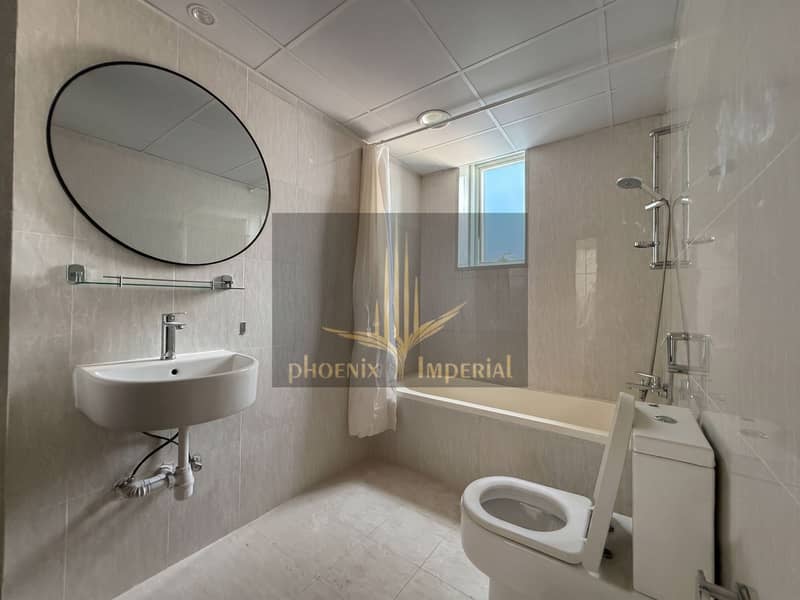 6 Toilet 1.0101. jpg