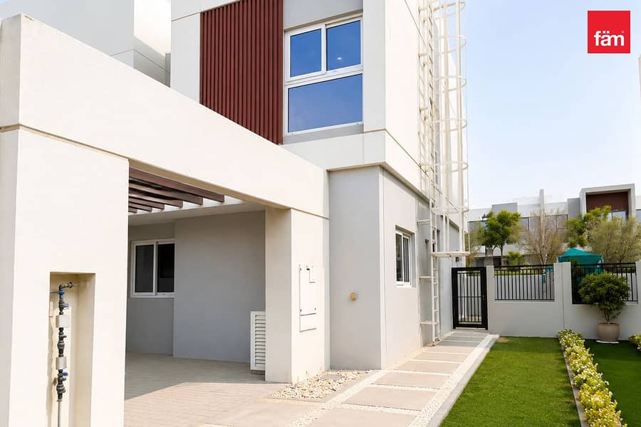 ClosetoCommunity Pool & Park/4 Bedroom/Single Row ClosetoCommunity Pool & Park/4 Bedroom/Single Row