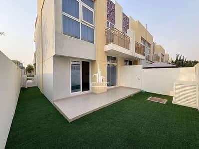 Villa de 3 chambres à à louer à DAMAC Hills 2 (Akoya by DAMAC), Dubai - Villa à DAMAC Hills 2 (Akoya by DAMAC)，Aquilegia, 3 chambres, 90000 AED - 16019211