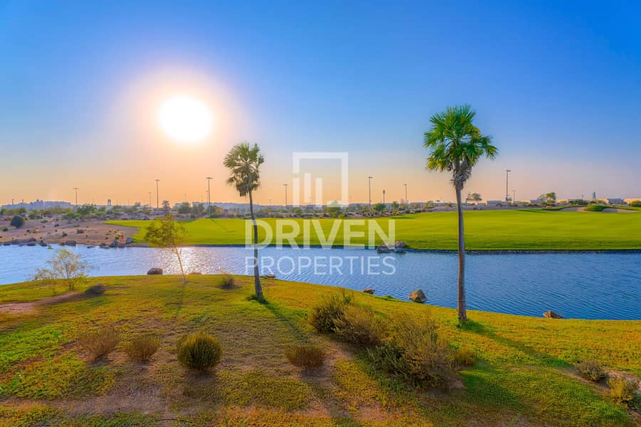 Direct Lake 4BR Single Row Corner | Two Cheques Direct Lake 4BR Single Row Corner | Two Cheques