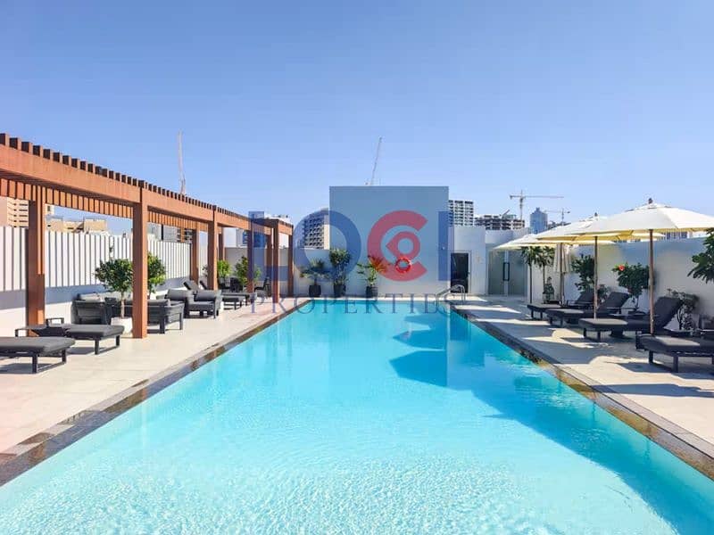 24 Pool 02. jpg