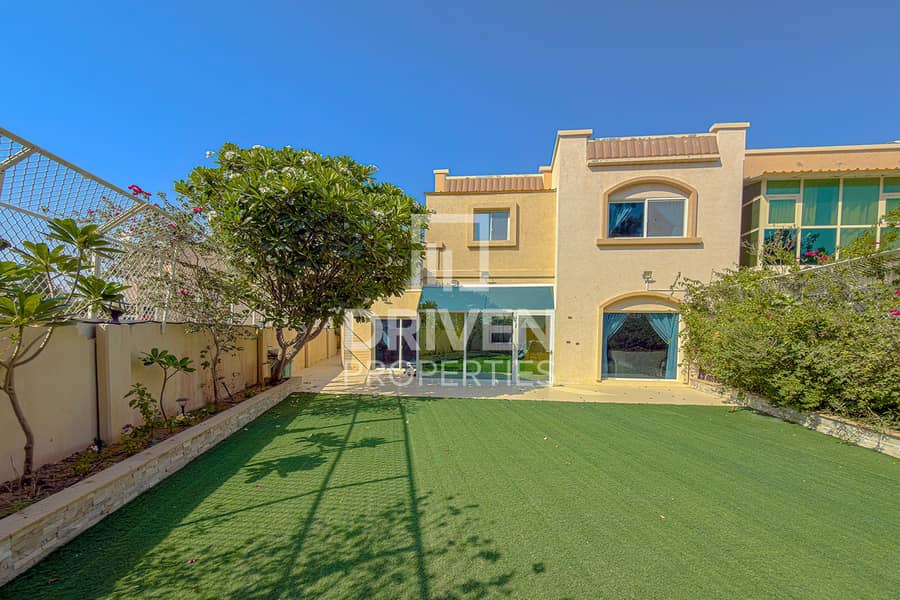Corner Unit | Comfortable Living | Prime Location Corner Unit | Comfortable Living | Prime Location