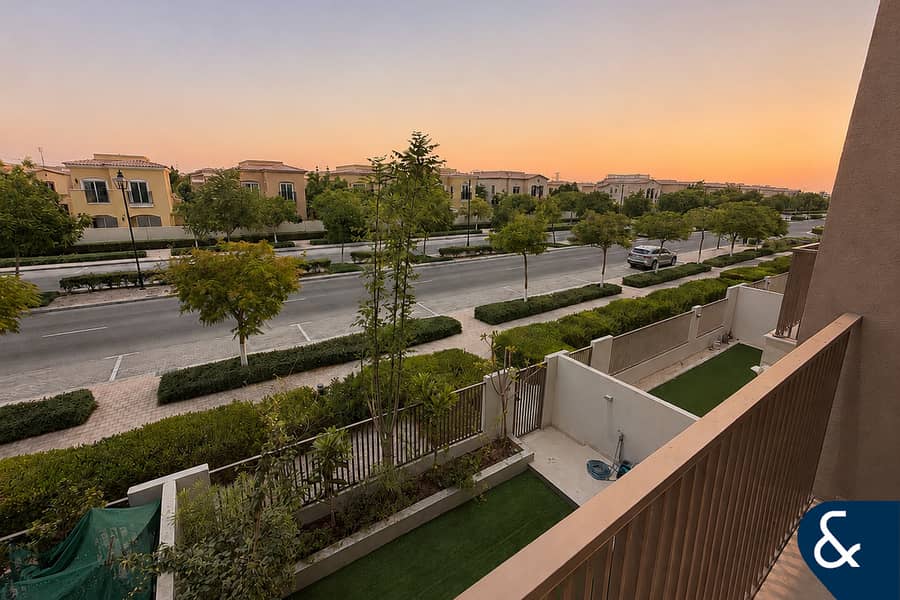 Single Row | Well Upgraded | Fully Furnished Single Row | Well Upgraded | Fully Furnished
