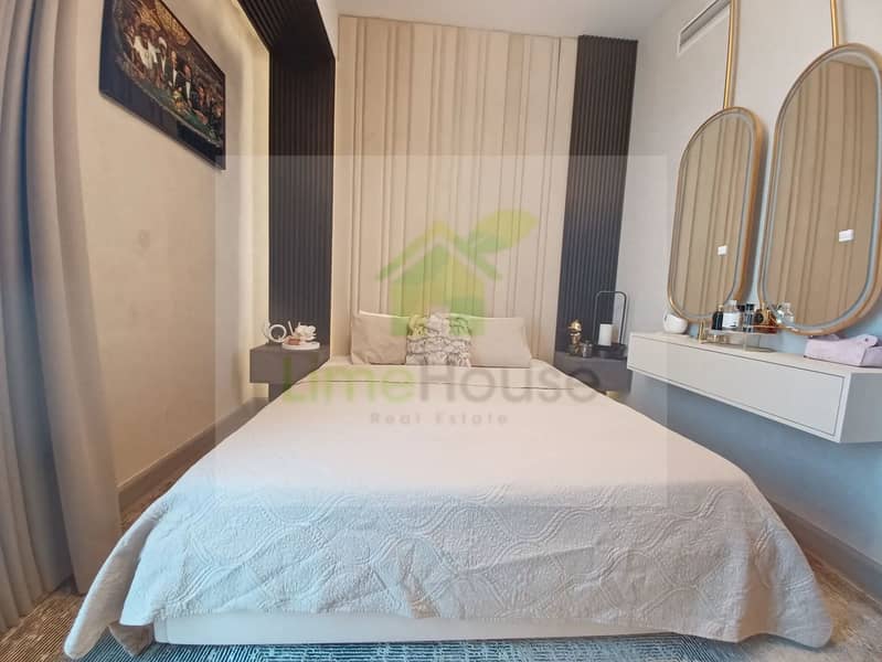 20 3-bedroom-apartment-5242-dubai-marina-bedroom-padded-headboard-vanity-mirrors-2. webp