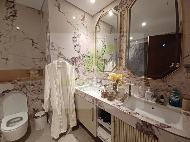 34 3-bedroom-apartment-5242-dubai-marina-bathroom-marble-double-vanity. webp