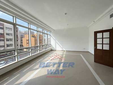 شقة 3 غرف نوم للايجار في شارع إلكترا‬، أبوظبي - 19-living-room-window-a. png