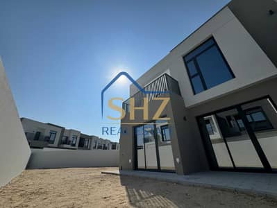 4 Bedroom Townhouse for Sale in Dubai South, Dubai - 1. jpg