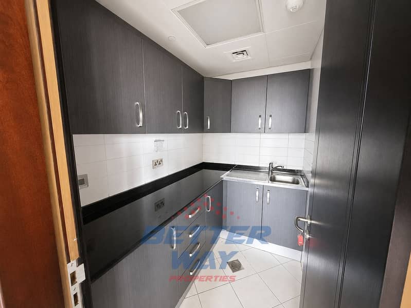 7 13-kitchenette. png