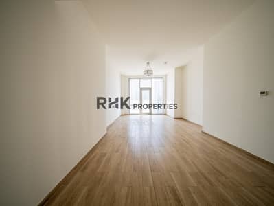 2 Bedroom Flat for Rent in Business Bay, Dubai - Large master bedroom with balcony access and floor-to-ceiling windows overlooking Dubai skyline 2 Bedroom Flat for Rent in Business Bay, Dubai - Large master bedroom with balcony access and floor-to-ceiling windows overlooking Dubai skyline