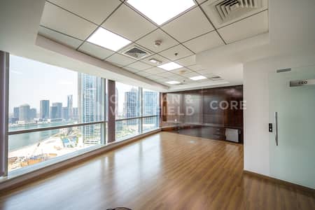 Office for Rent in Business Bay, Dubai - Fitted with Glass Partitions | Parking | Vacant Office for Rent in Business Bay, Dubai - Fitted with Glass Partitions | Parking | Vacant