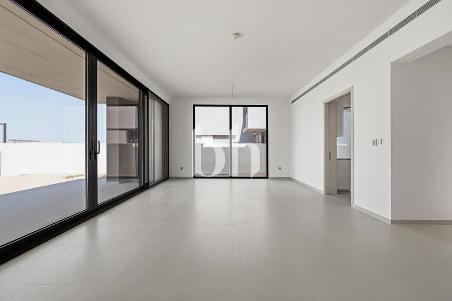 3 images image img