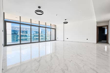 3 Bedroom Apartment for Sale in Business Bay, Dubai - Partial Burj & Canal View | Vacant | 3BR+M