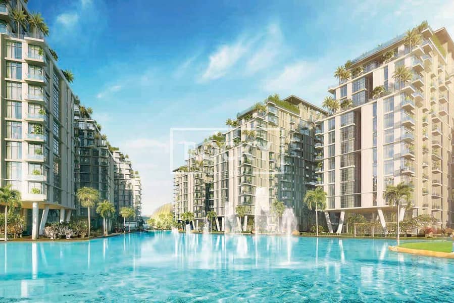 8 Azizi Venice-1. jpg