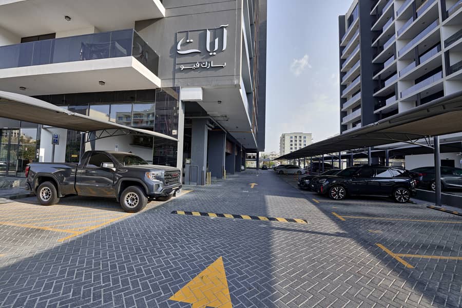 2 Parking (1). jpg