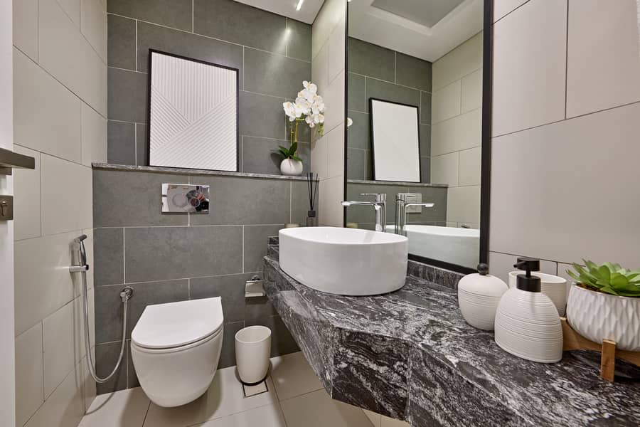 16 Washroom (1). jpg