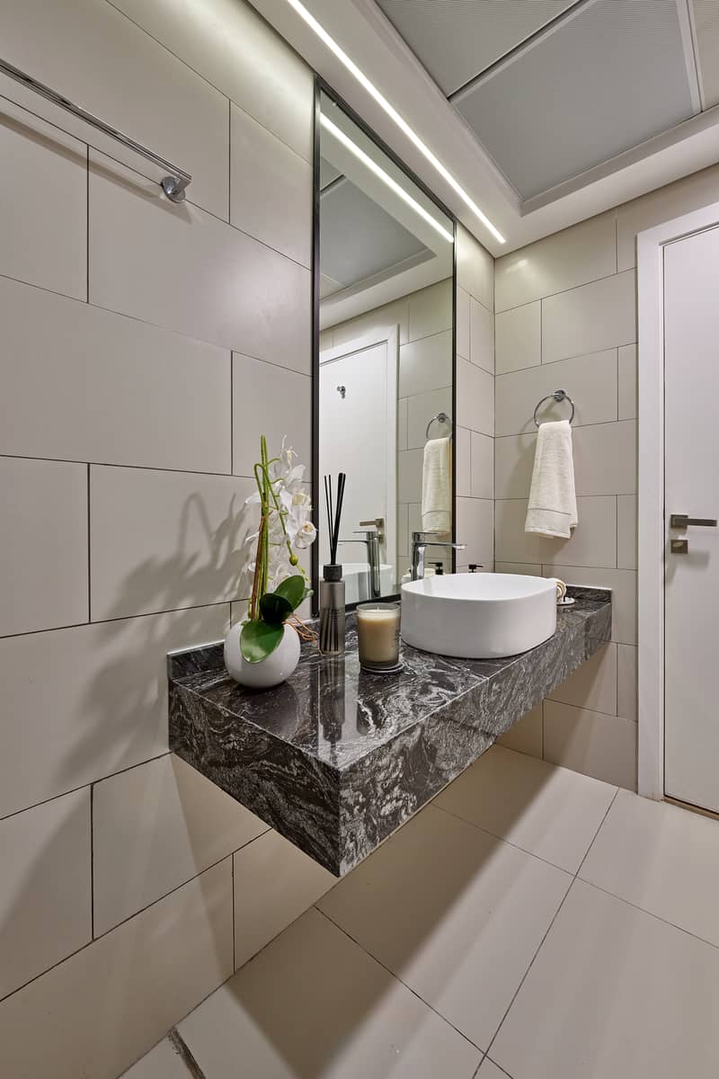 17 Washroom (2). jpg