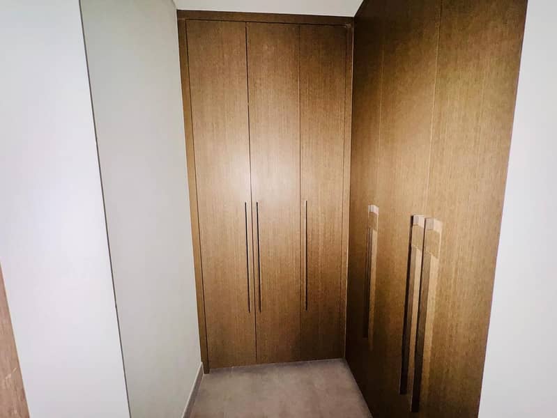 4 ddeefde3-3ac5-4ba7-bd17-9504e48878f2. jpg