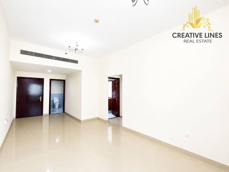 1BHK in Prime Location | Ideal for Bachelors & Company Staff | Bus Stop Below - Image 3