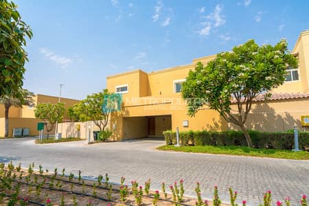 4 Bedroom Villa for Sale in Al Raha Gardens, Abu Dhabi - Private Pool| 4BR+M|Next To Corner| For Local Only
