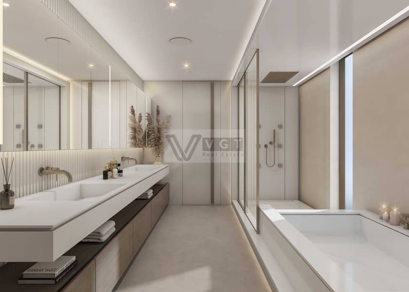 3 6Bed_Master bathroom. jpg