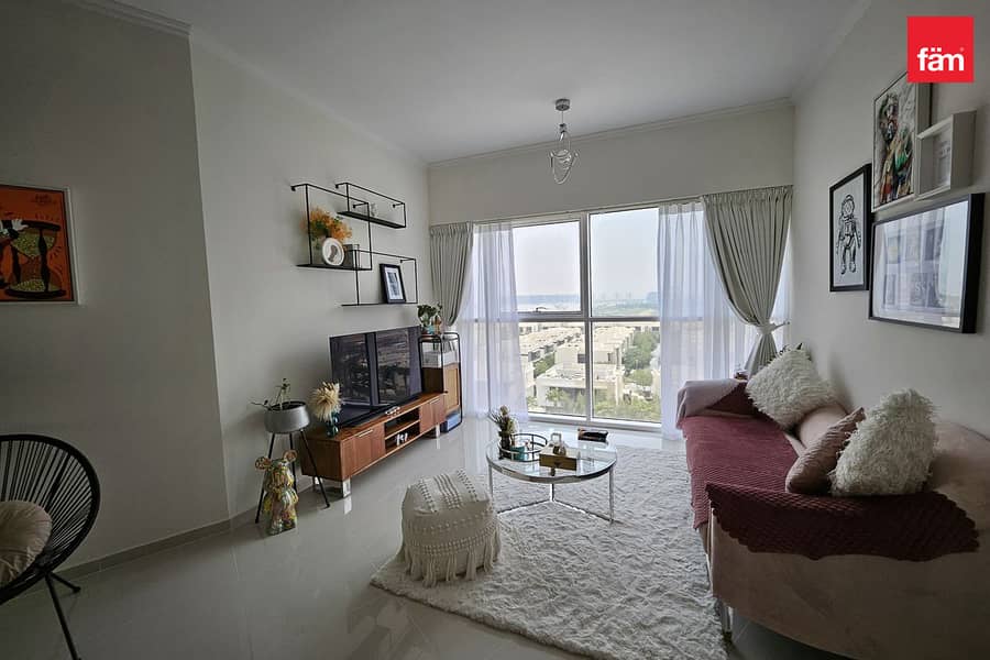 Full Golf View / Well Maintained /Fully Furnished Full Golf View / Well Maintained /Fully Furnished