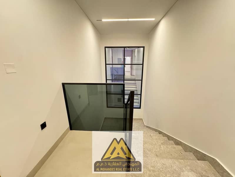 14 aab30efb-3321-46df-bb25-e0ecf915d498. jpg