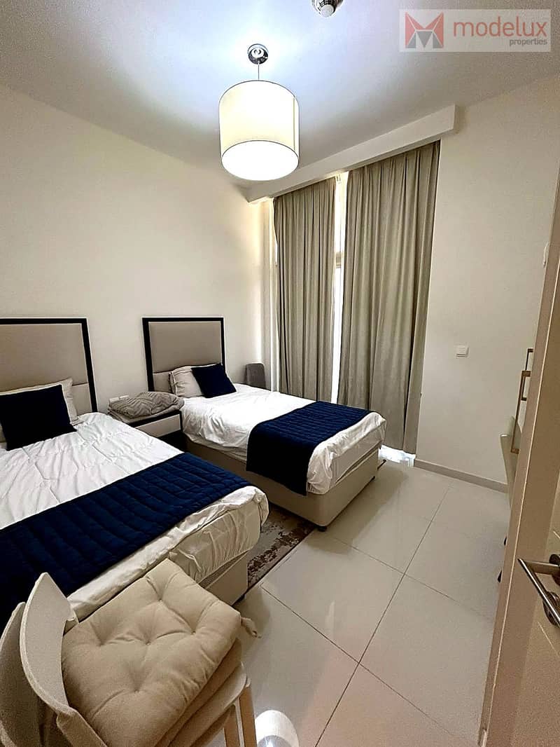 11 09-twin-bedroom. jpg