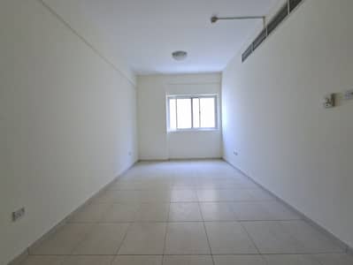 1 habitación Apartamento para en Alquiler en Bur Dubai, Dubai - 20260629_112019. jpg
