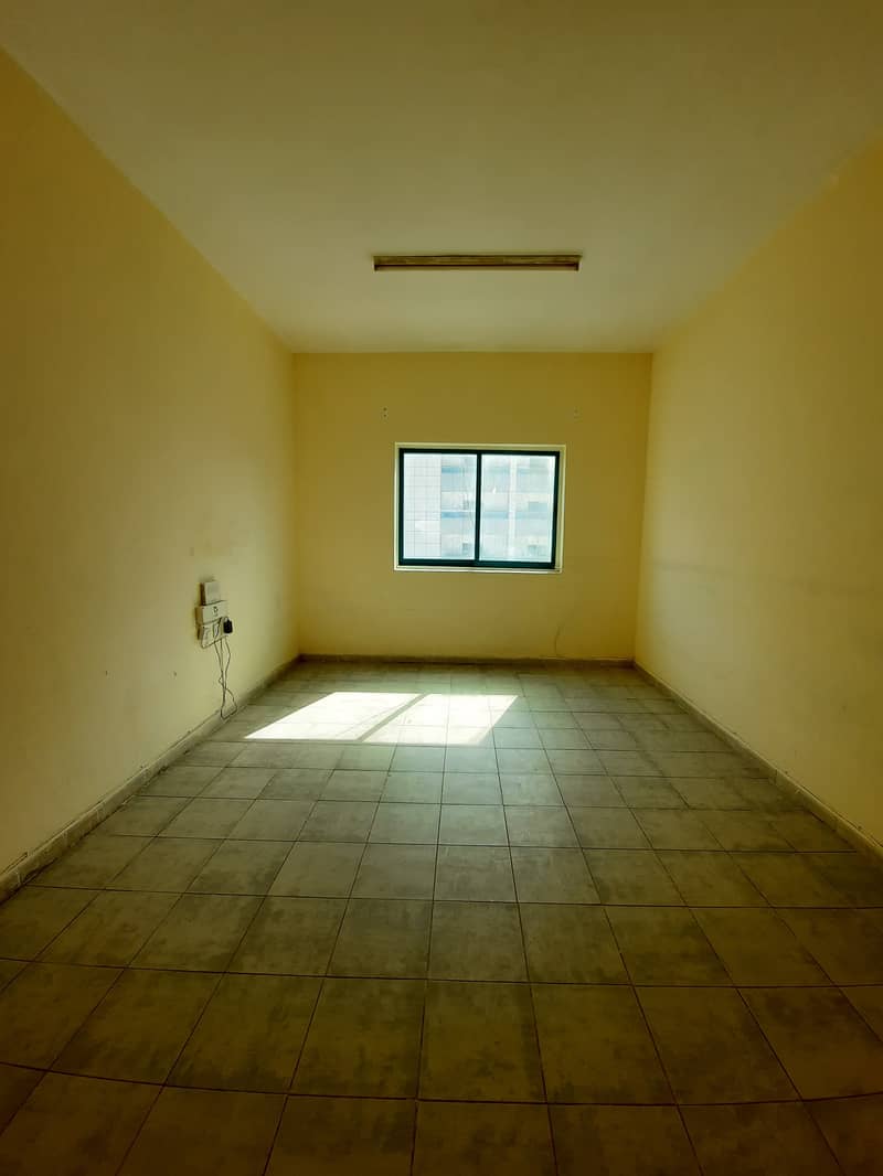 Nice 2 Bhk With Balcony + 20 Days free Nice 2 Bhk With Balcony + 20 Days free