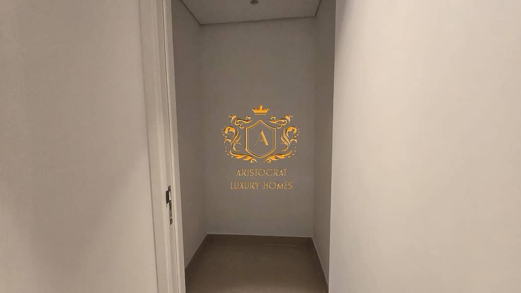 5 Laundry Room . jpeg