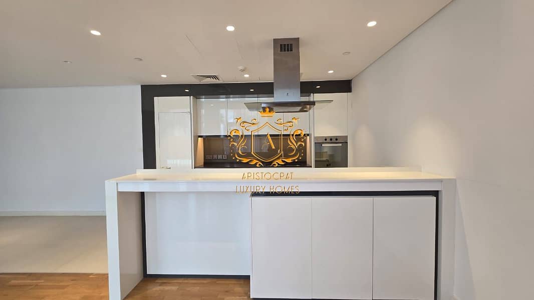 10 Kitchen 02. jpeg