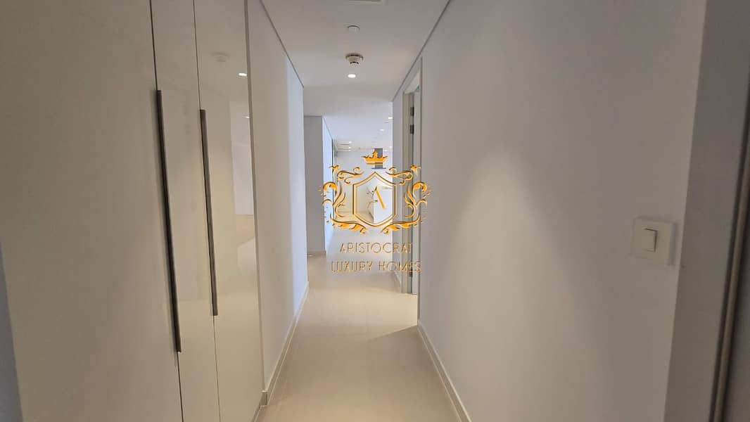 17 Bedroom Corridor 01. jpeg