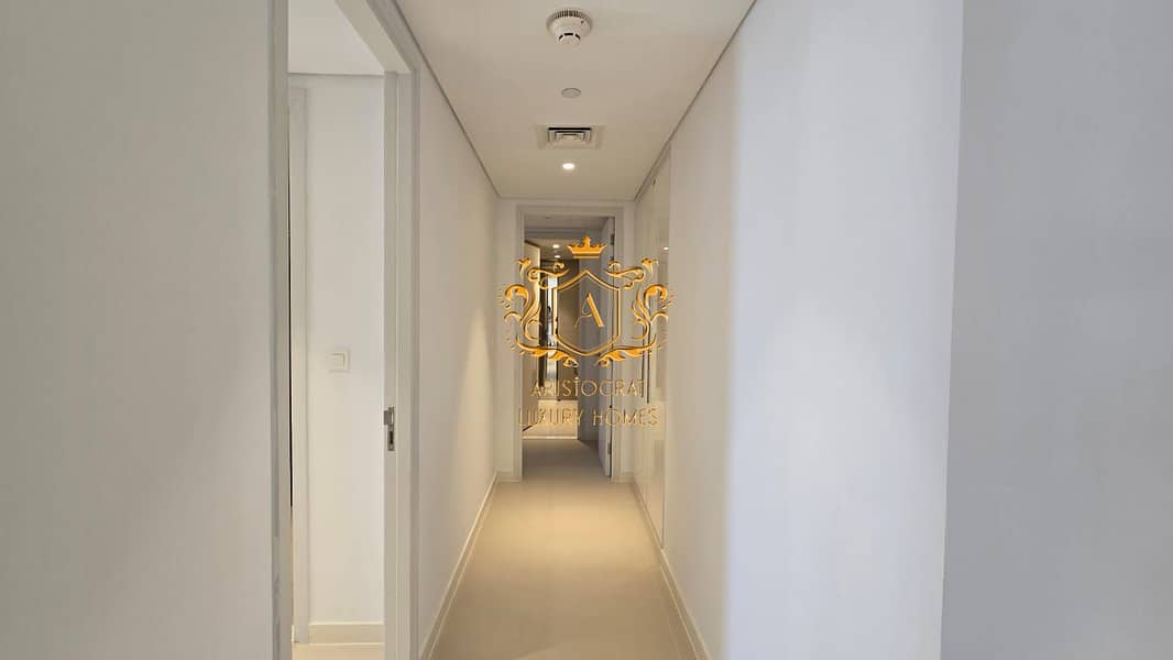 18 Corridor 03. jpeg