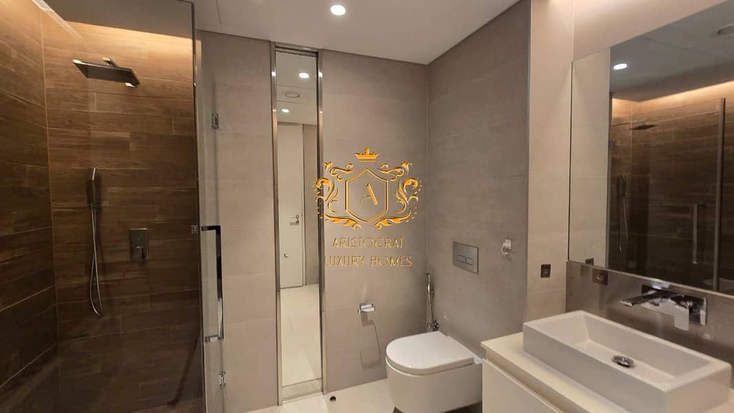 27 Bedroom 01 Bathroom 01. jpeg