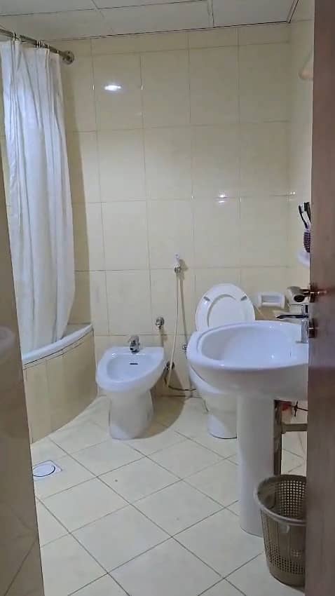 28 1000718389. jpg