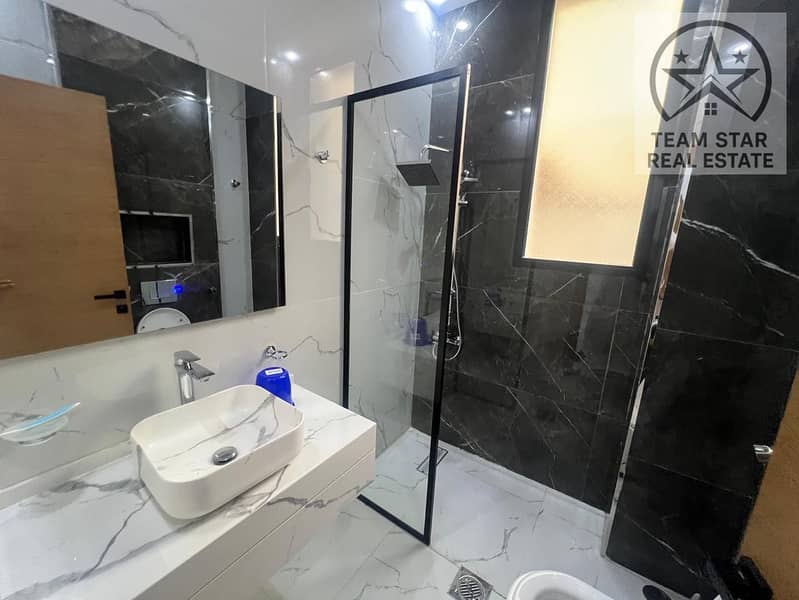 10 e324d220-6e0d-48e6-a9ac-bc7a26bd6b69. jpg