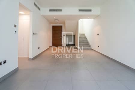 3 Bedroom Townhouse for Sale in Yas Island, Abu Dhabi - 3 Bedrooms w/ Maids Room | Single Row | End Unit